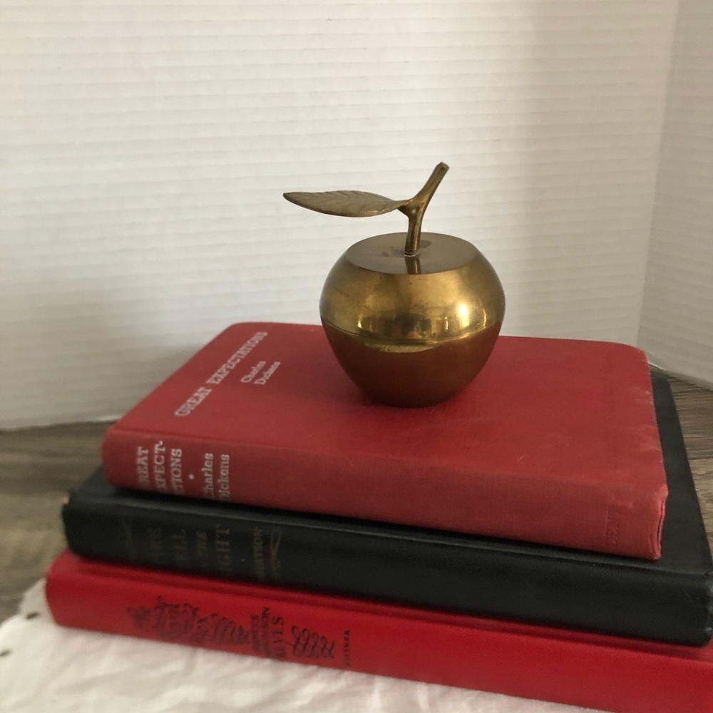 Vtg Brass Apple Decor with Intricate Leaf